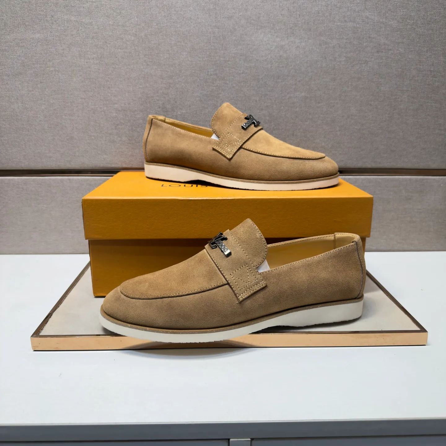 Men's men's shoes 💰pp442 [LV～] Men's casual shoes 2026z cabinet sales simultaneously 🔶Size: 38-44 #️⃣ 🔷4 colors🔜The upper is made of cowhide stitching ➕Cowhide lining, comfortable and breathable, sole: original comfortable and wear-resistant outsole, ⚠️real thing📱photographed🎬real thing is better📢📢📢